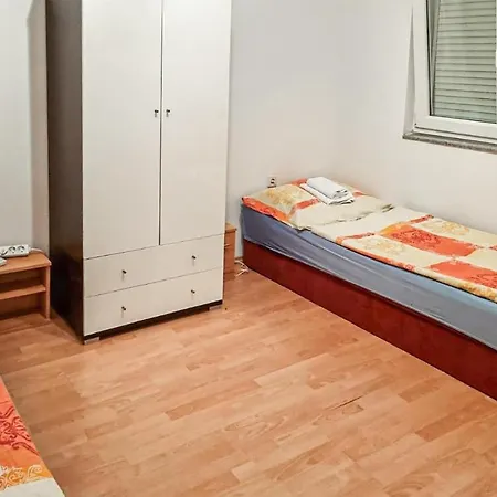 Lovely In With Kitchen Appartement *